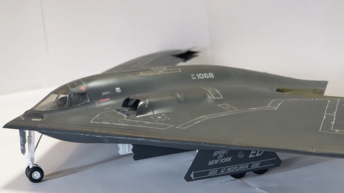 B-2 スピリット 24