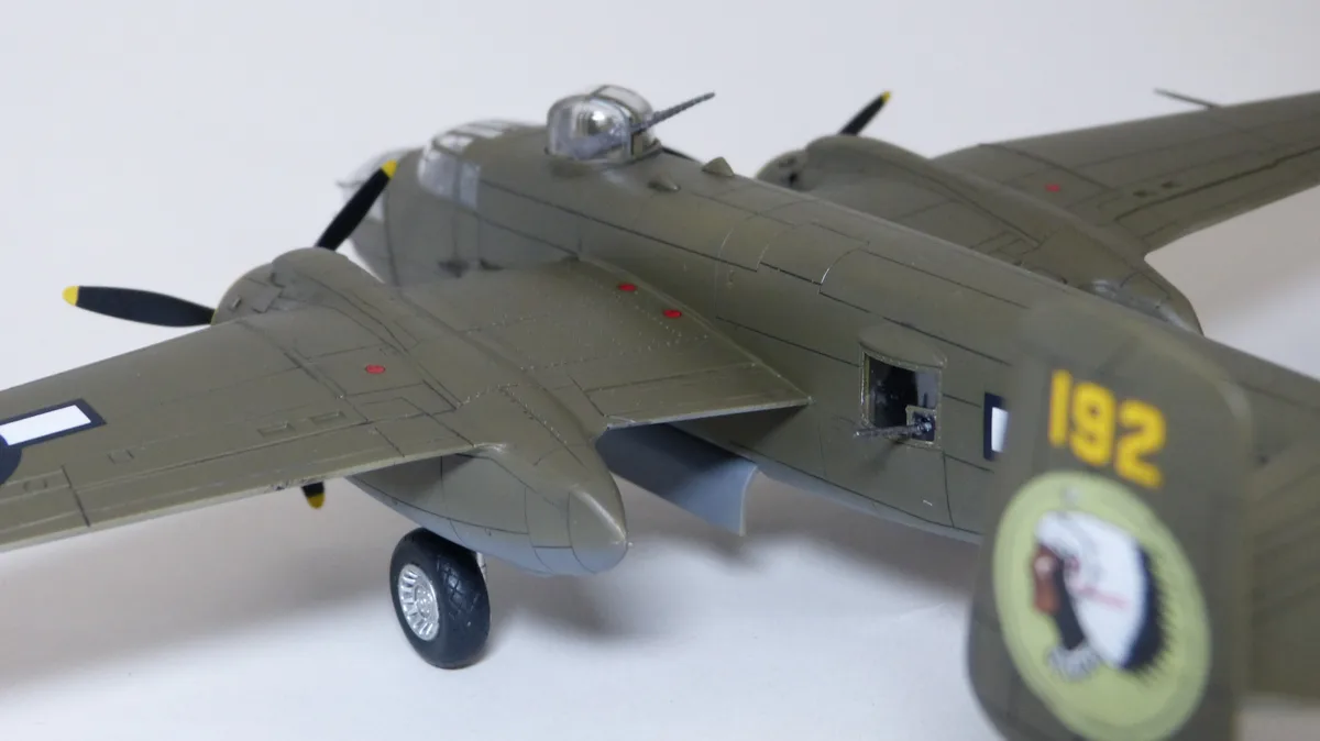 B-25J ミッチェル 24