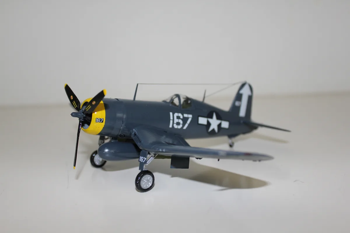F4U コルセア 8